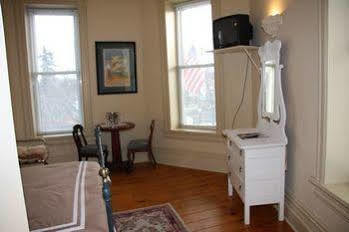 The Harbourfront Inn Saint Catharines Екстер'єр фото